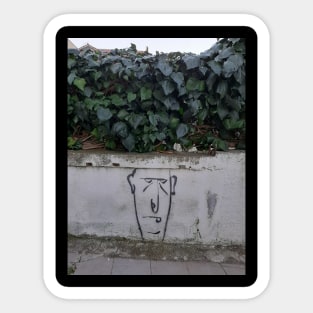 Glum grafitti face Sticker